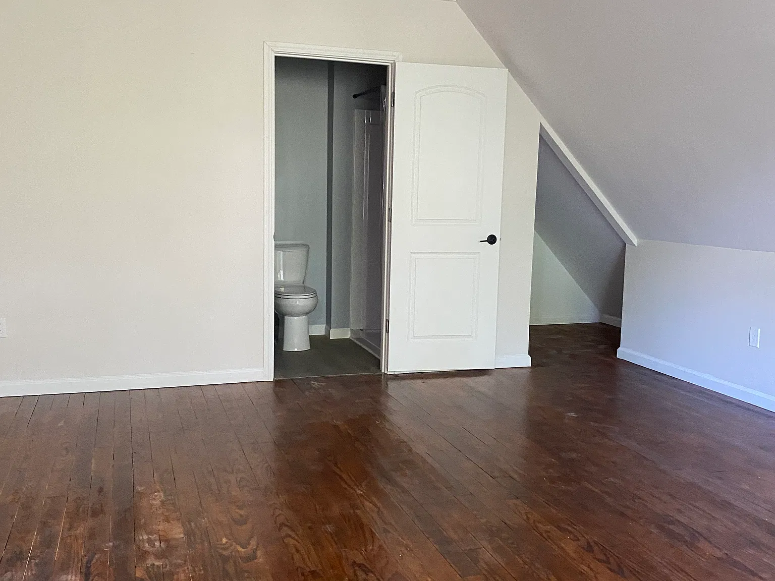 4 bed, 2.5 bath, 1968 sqft, $1,100 — Photo 3