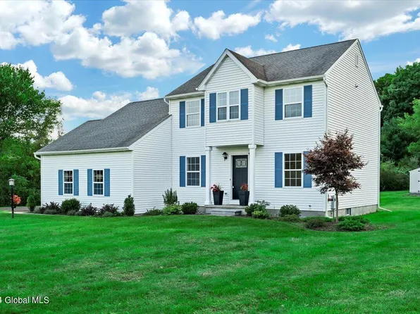 2 Saddle Club Hill Drive, East Greenbush, NY 12061