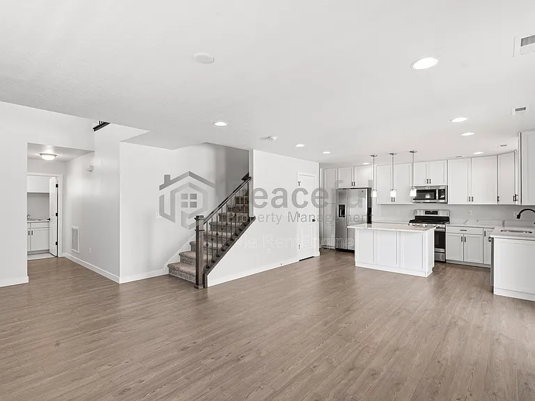 2102 W 3250 S — Photo 4