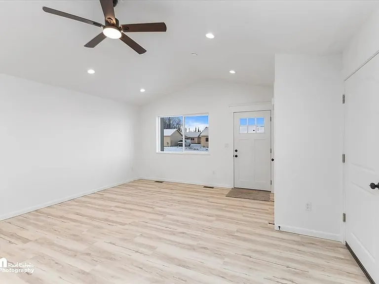 6760 W Queen Anne Ave #3 — Photo 7