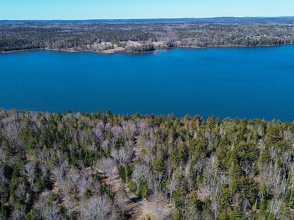 2nd image of 9 Raft Cove Road