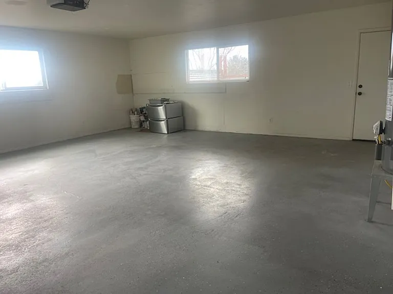 717 E Peila Ave — Photo 18