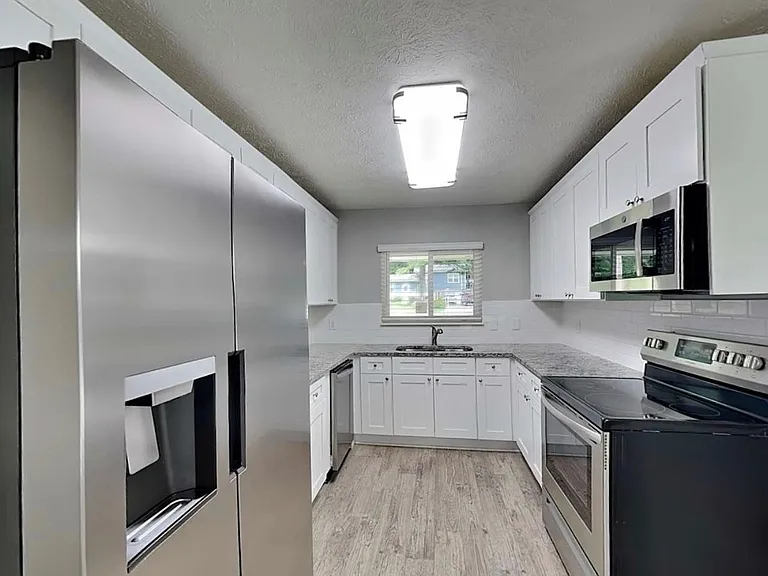 2621 Hereford Ct SW — Photo 6