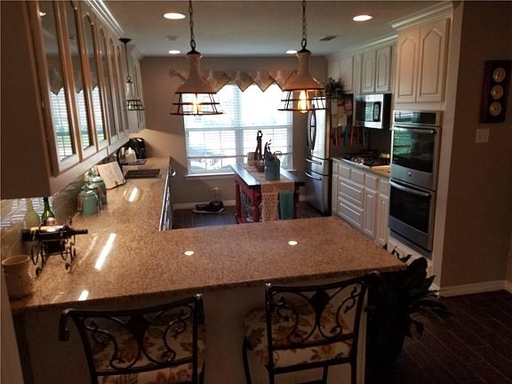 5th image of 705 Nandina Way