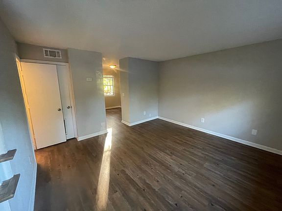 4th image of 254 Luden Dr #C
