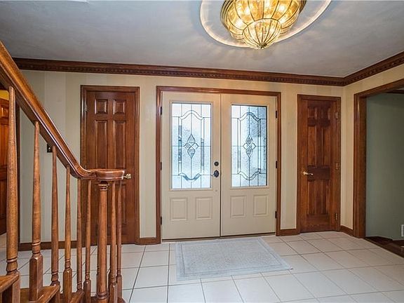 2nd image of 208 Stettler Dr