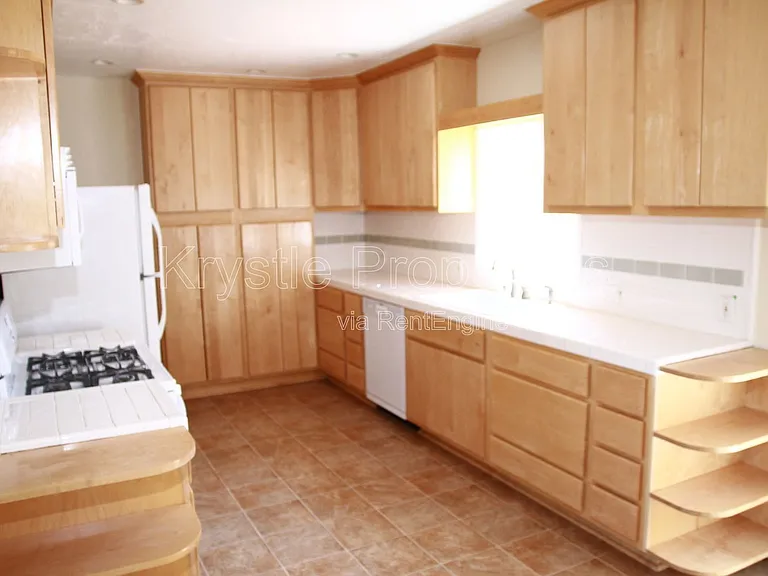 271 Viewmont Ave — Photo 5