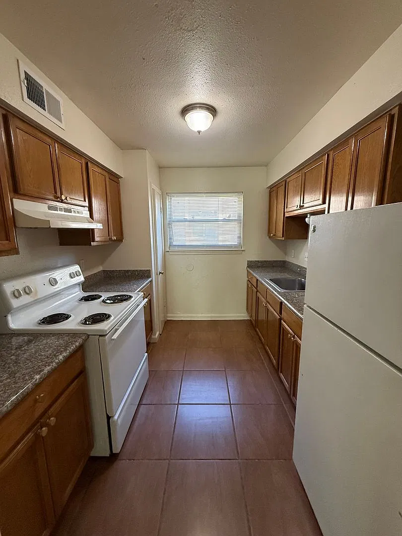 GM 8717 Granite Dr. — Photo 4