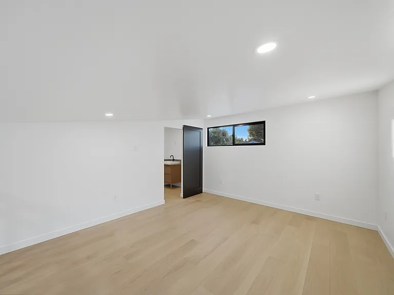 31981 Calle Reynalda #C — Photo 9