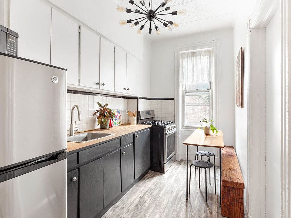 1st image of 617 Vanderbilt Ave #3