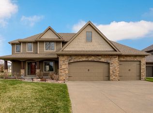 17414 Burdette Cir, Omaha, NE 68116
