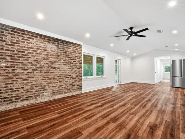 4104 County Highway 1087, Defuniak Springs, FL 32433