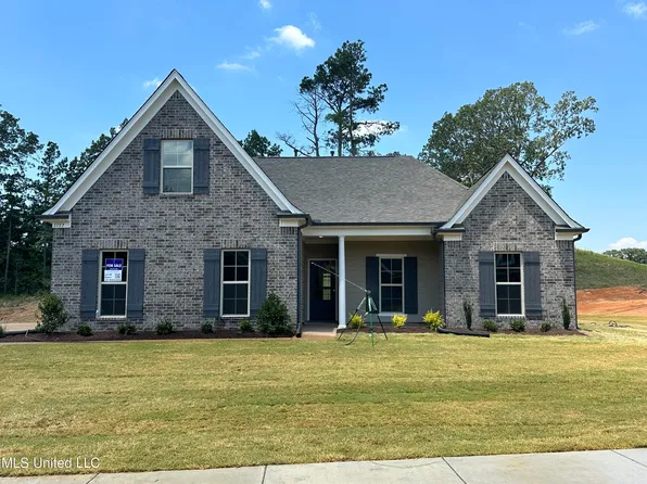 1757 Benton Dr, Nesbit, MS 38651