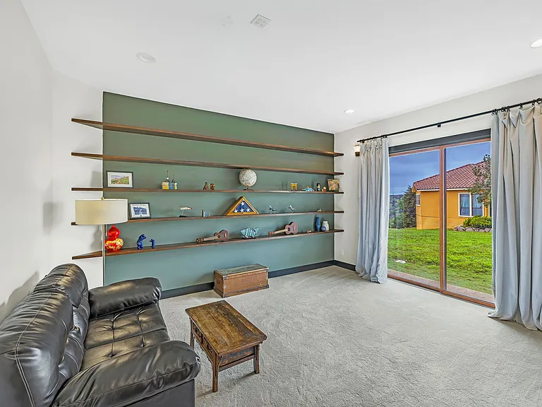 411 Cielo Cir — Photo 24
