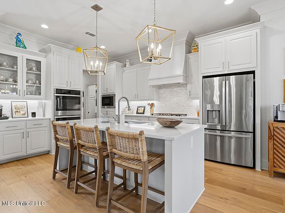 3rd image of 174 Shore View Dr