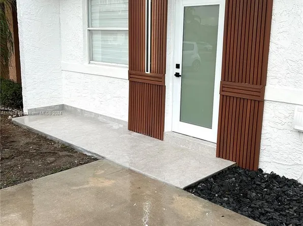 11608 SW 147th Ter, Miami, FL 33176