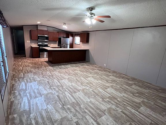 4th image of 2815 California Ave #26