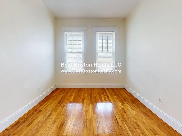 202 Baker St #2 — Photo 6