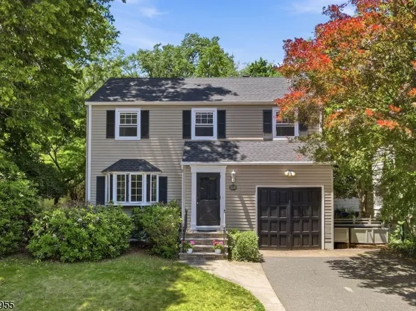 212 Grove Ave, Verona Twp., NJ 07044