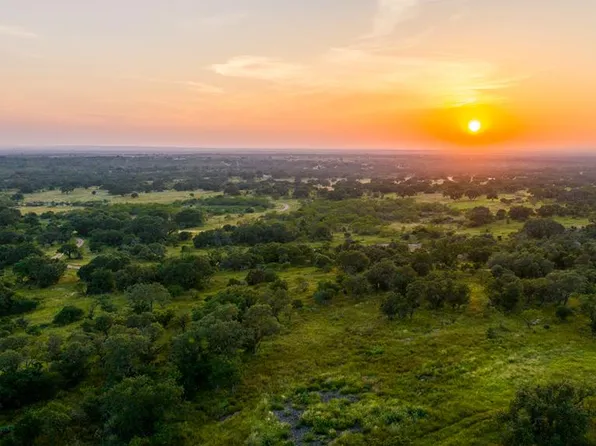 111 County Road 113, Llano, TX 78643