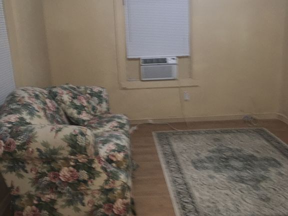5th image of 733 S Arizona Ave