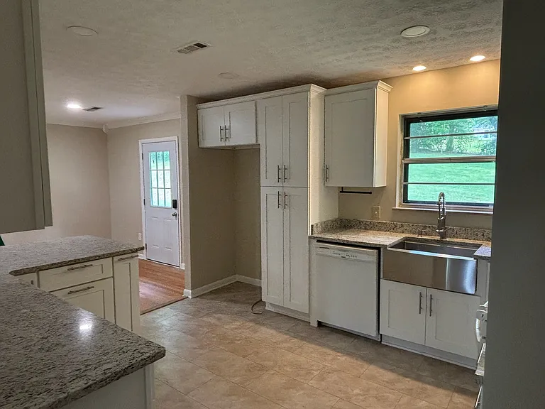 612 Hardwicke Dr — Photo 4