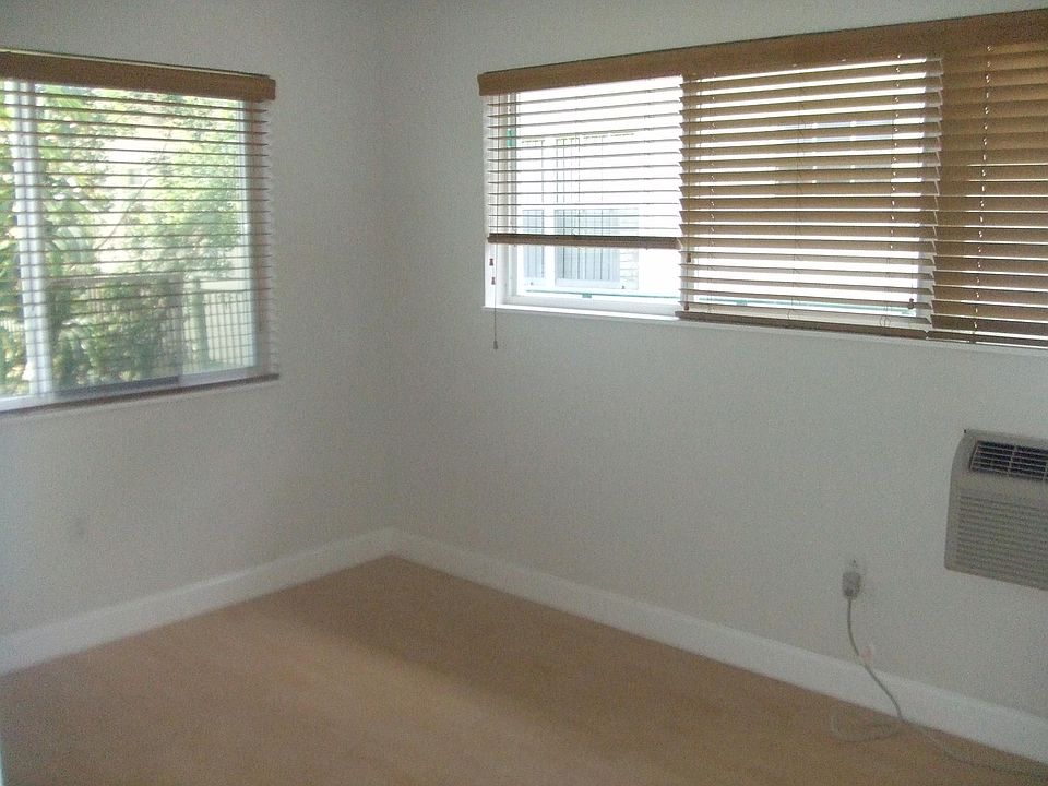 1st image of 2349 NE 172nd St APT 3