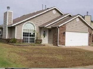 208 E Juneau St, Broken Arrow, OK 74012
