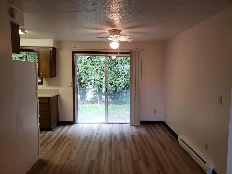 3880 Auburn Rd NE — Photo 6