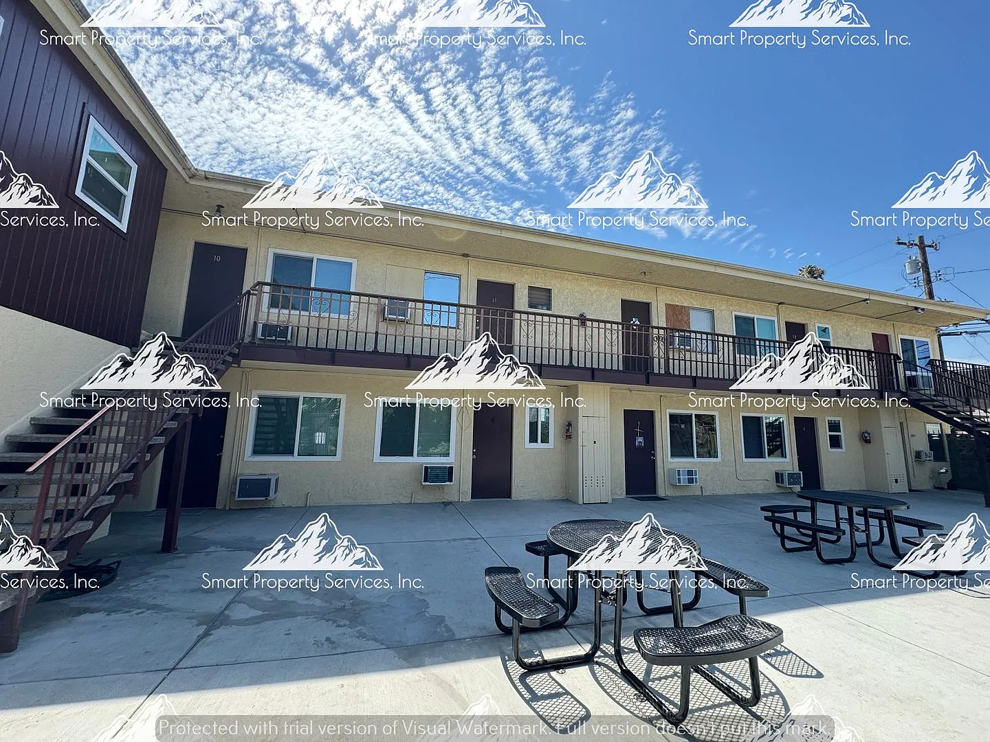 447 W Monterey Ave — Photo 2