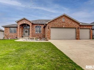 3600 Sandpiper Dr, Springfield, IL 62711