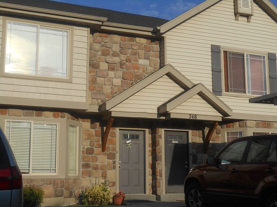 1st image of 748 N Black Horse Dr
