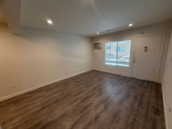 3rd image of 5138 Zelzah Ave #12A