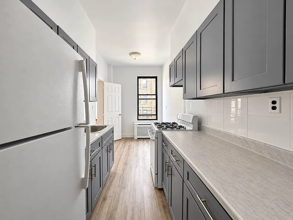 43-30 46th St #3J