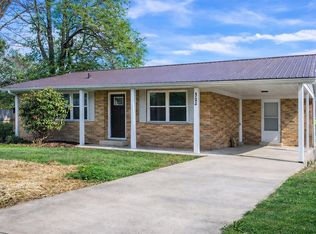 320 Walthall St, Horse Cave, KY 42749
