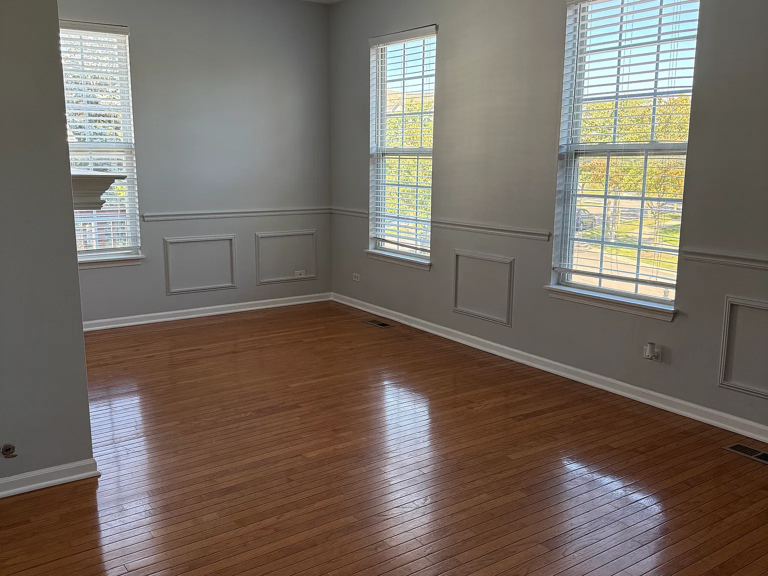 3 bed, 1376 sqft, $2,500 — Photo 4