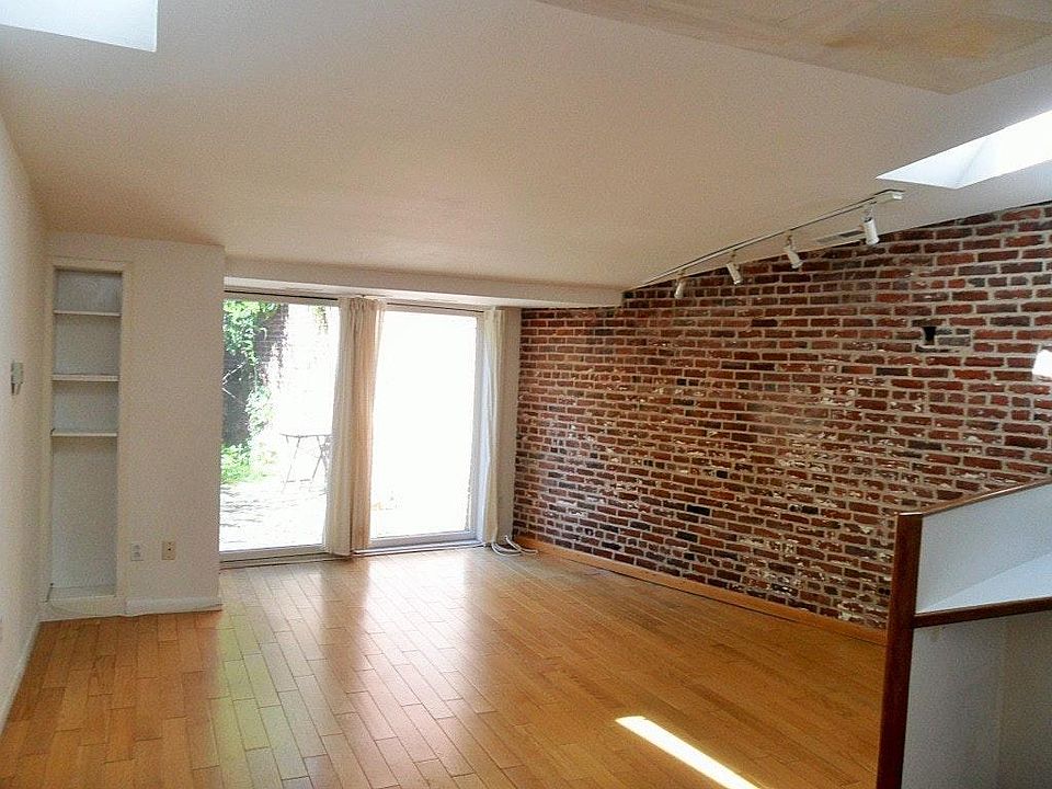 Living Room out to Garden