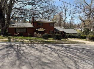 516 S Green St, Statesville, NC 28677