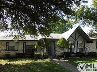 1810 Cripple Creek Dr, Garland, TX 75041