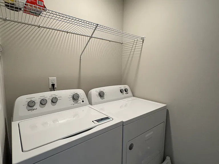 832 Bradley St NE — Photo 14
