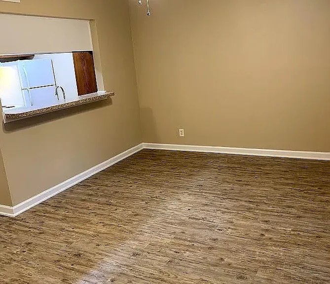North Park Apartments — Photo 14