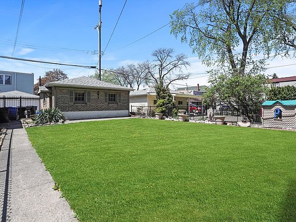 4th image of 4504 S Sawyer Ave
