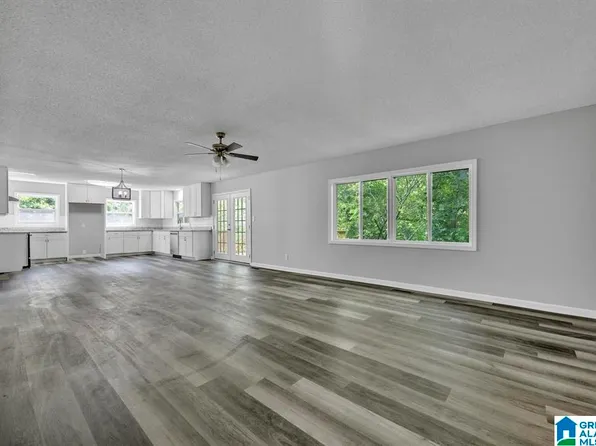 260 Sun Valley Cir, Sterrett, AL 35147