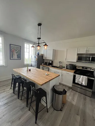 7423-7429 Hampson St #7425 Photo 1