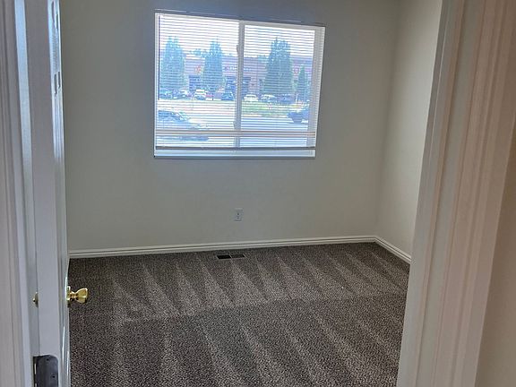 3rd image of 1847 W Garden Dr