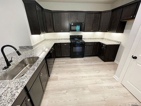 4th image of 32538 White Bloom Ln