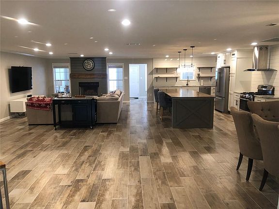 2nd image of 150 Dogwood Dr