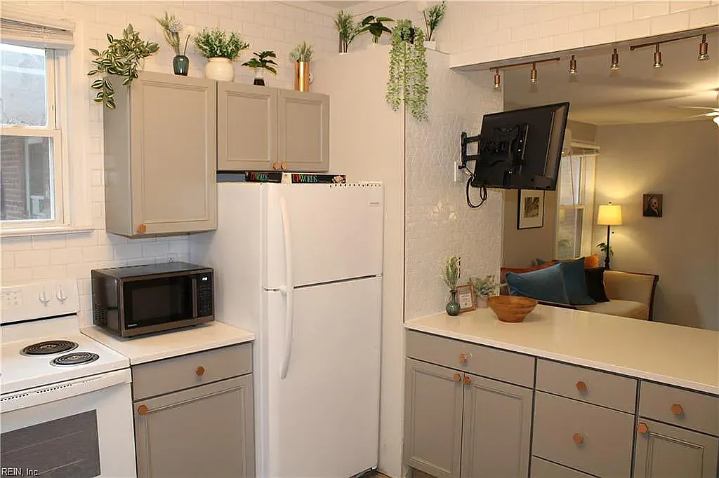 1 bed, 600 sqft, $1,350 — Photo 1