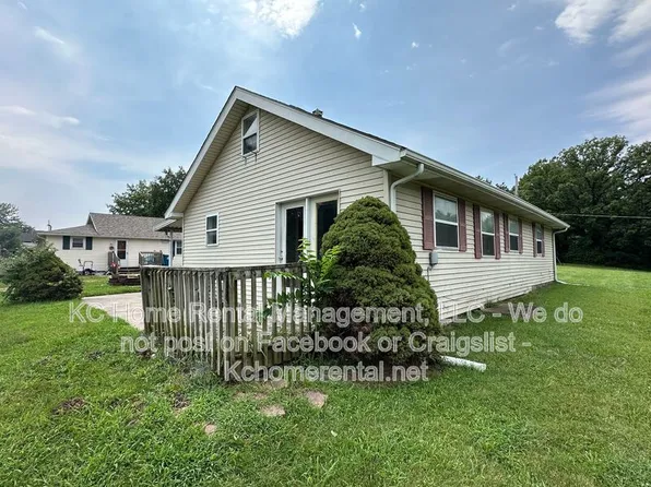 7113 N Highland Ave, Gladstone, MO 64118