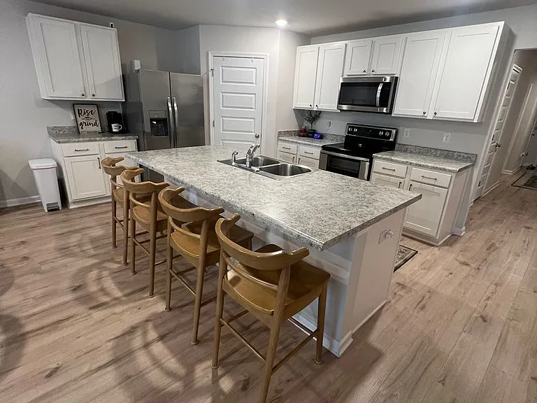 5253 Peach Dr — Photo 4